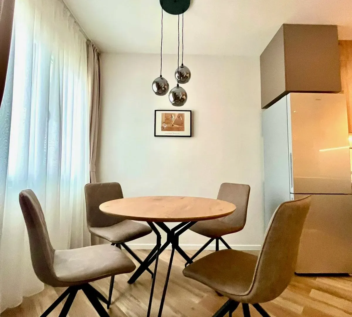 Izdavanje, dvosoban stan, 60m², Mažina, Tivat