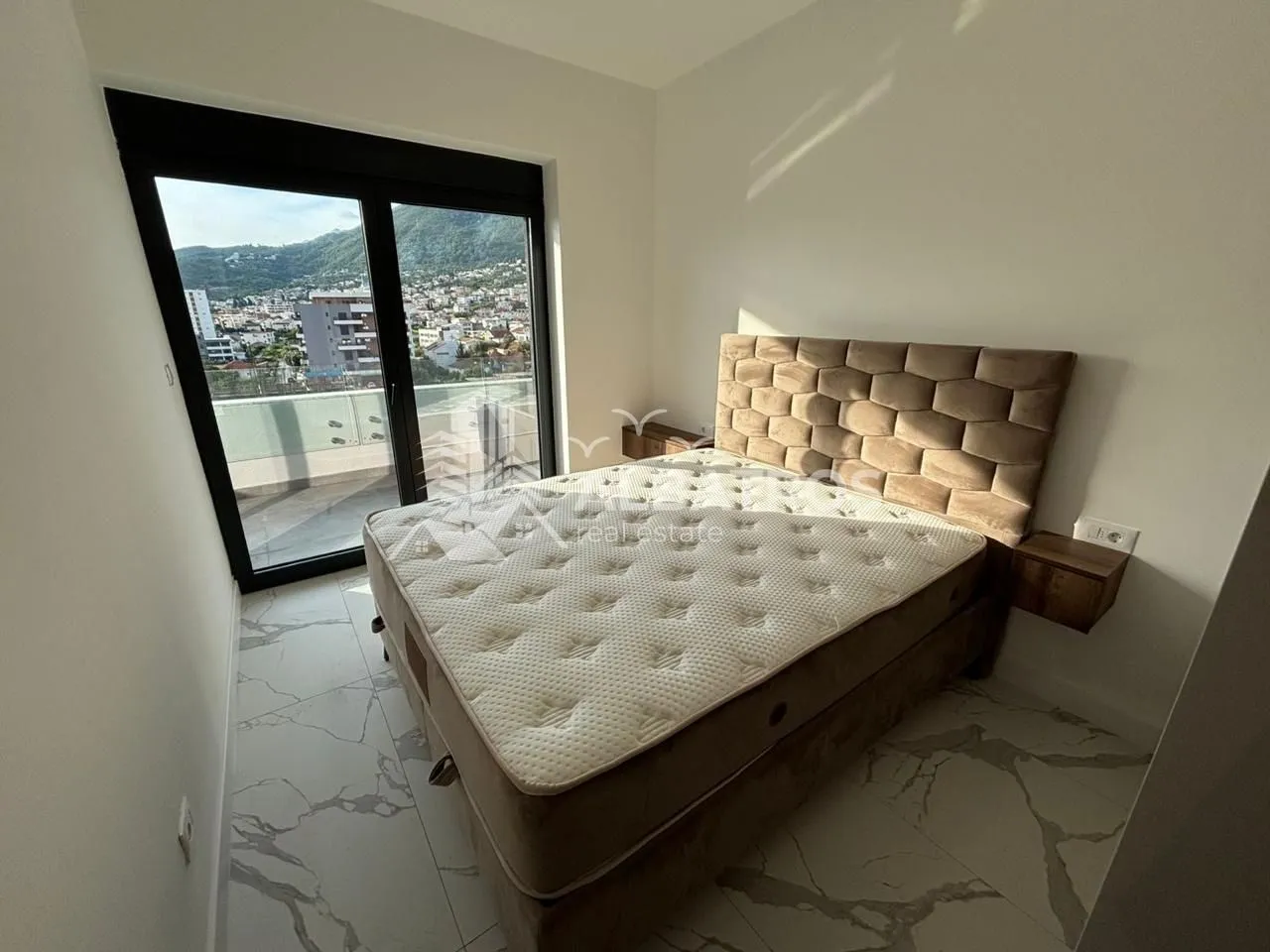 Izdavanje, jednosoban stan, 54m², Ilino, Bar