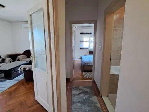 Izdavanje, jednosoban stan, 56m², Stara Varoš, Podgorica - image 15