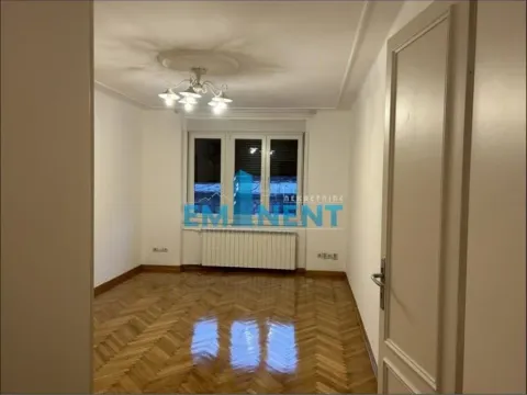 Izdavanje, poslovni prostor, 40m², Stari Grad, Beograd - image 2