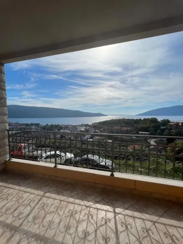 Prodaja, kuća, 227m², Zelenika, Herceg Novi