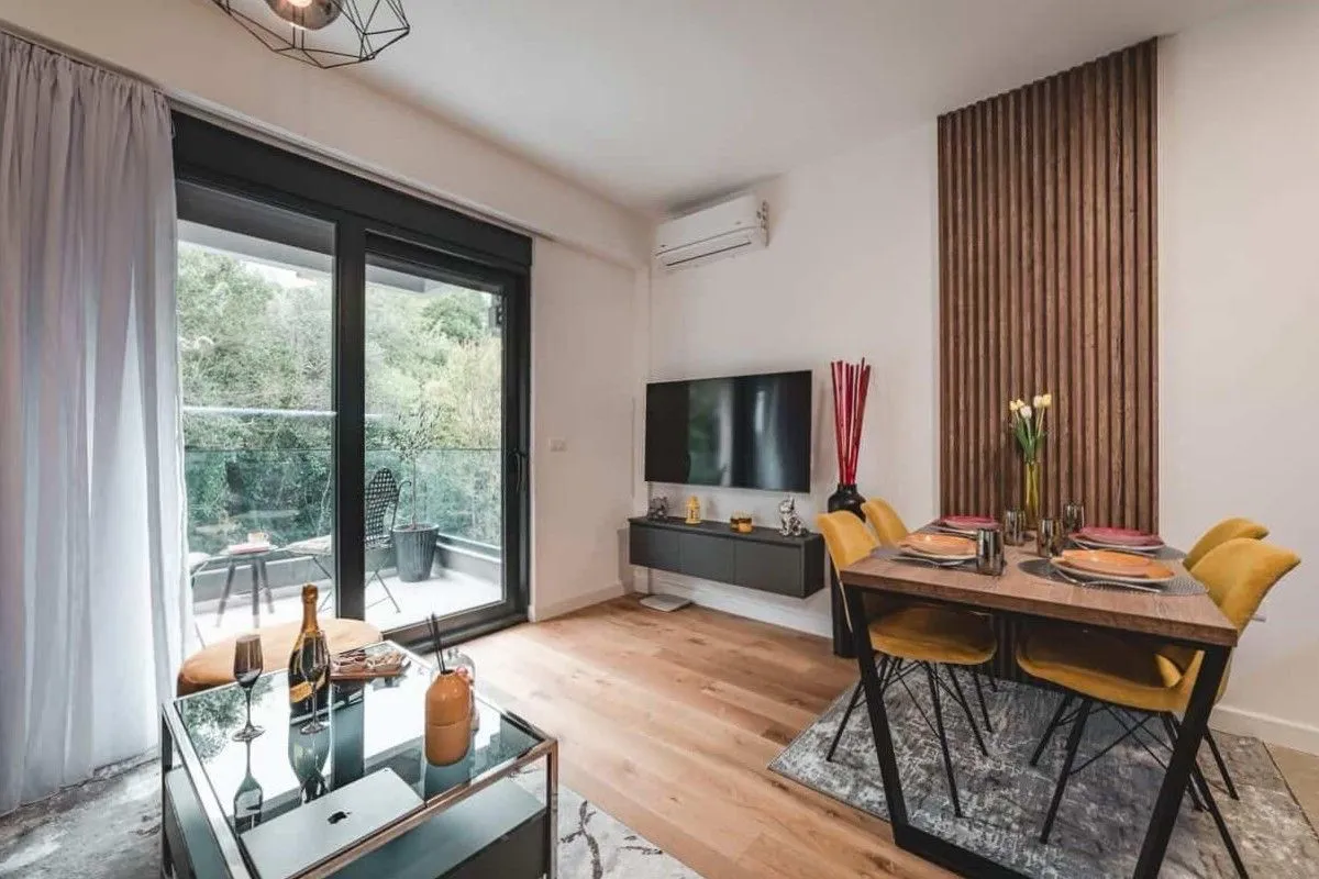 Rent, one bedroom apartment, 39m², Bečići, Budva