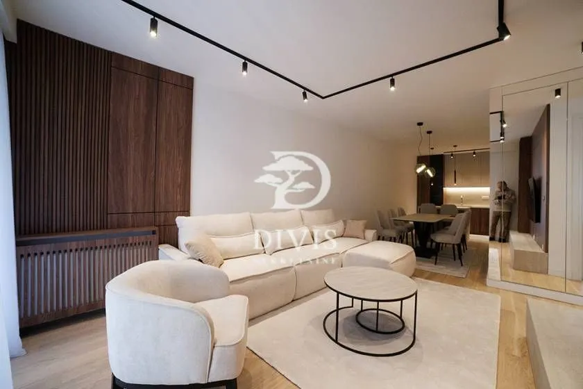 Izdavanje, trosoban stan, 130m², Crveni Krst, Beograd