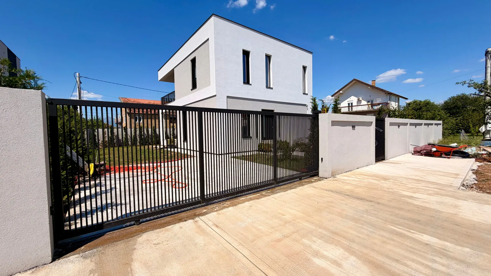 Prodaja, kuća, 225m², Gornja Gorica, Podgorica