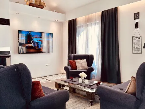 Izdavanje, trosoban stan, 130m², Tivat, Crna Gora - image 7