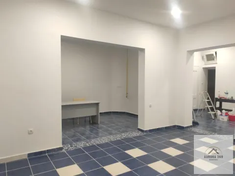 Izdavanje, poslovni prostor, 70m², Ruma, Srbija - image 4