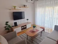 Izdavanje, jednosoban stan, 45m², Stari Aerodrom, Podgorica