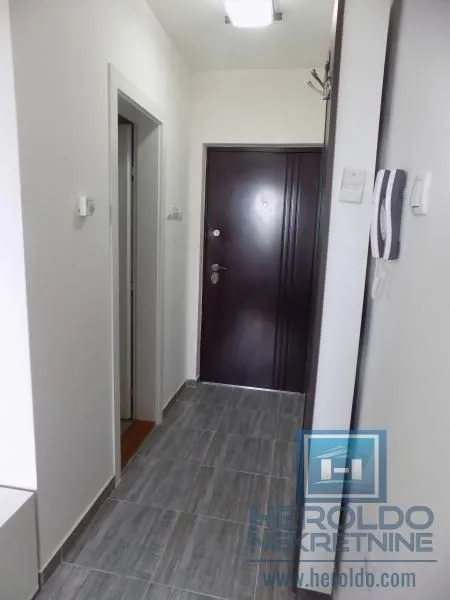 Izdavanje, garsonjera, 29m², Centar, Ćuprija