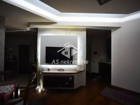 Izdavanje, trosoban stan, 80m², Stari Grad, Beograd - image 5