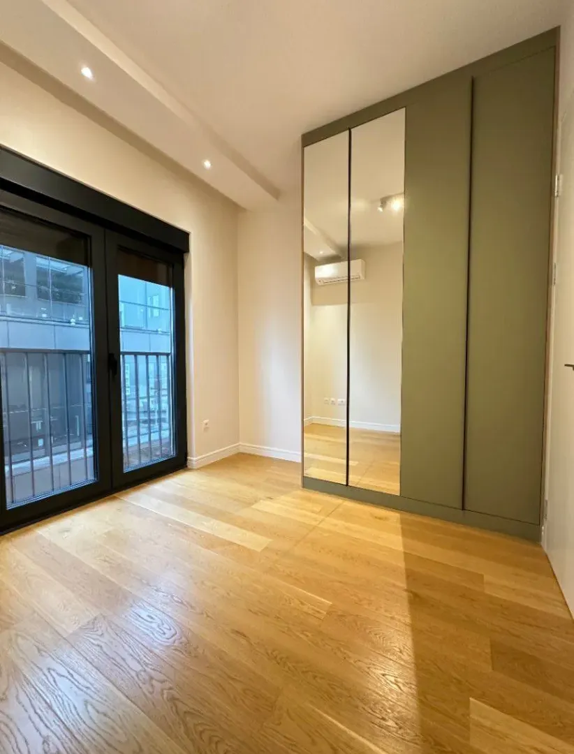 Prodaja, trosoban stan, 130m², Preko Morače, Podgorica