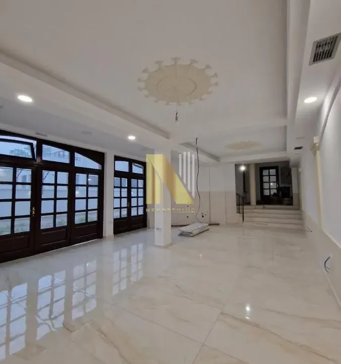 Rent, office space, 950m², Adamovićevo Naselje, Novi Sad Sve Podlokacije