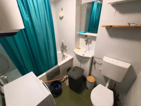 Rent, three bedroom apartment, 100m², Blok 5, Podgorica - image 8