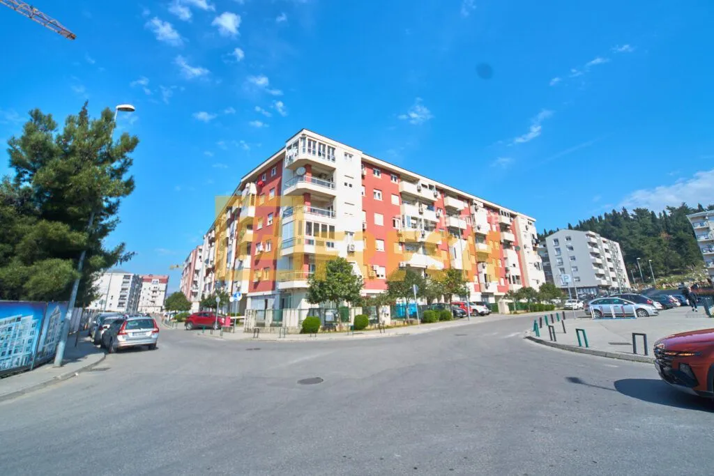 Izdavanje, dvosoban stan, 90m², Ljubović, Podgorica