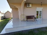 Prodaja, kuća, 350m², Tološi, Podgorica - image 12