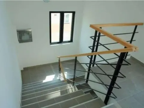 Izdavanje, poslovni prostor, 230m², Altina, Beograd - image 7