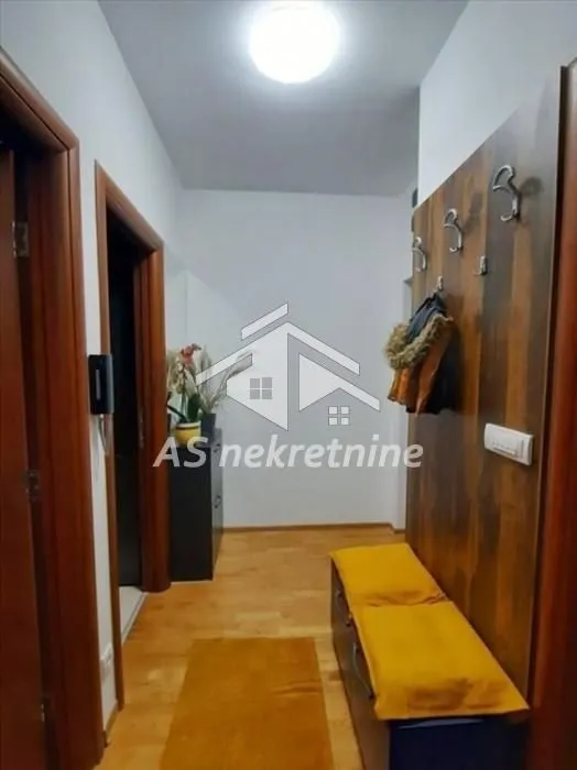 Izdavanje, dvosoban stan, 51m², Cvetkova Pijaca, Zvezdara Sve Podlokacije