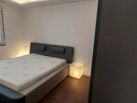 Rent, two bedroom apartment, 64m², Vračar Sve Podlokacije, Beograd - image 4