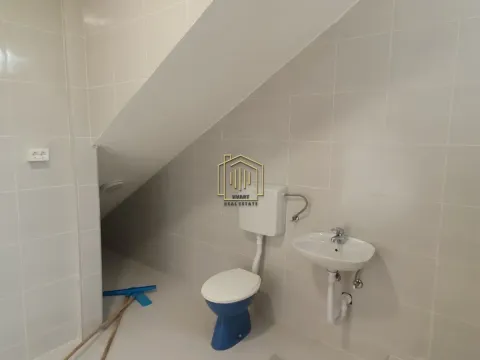 Izdavanje, poslovni prostor, 140m², Tološi, Podgorica - image 2