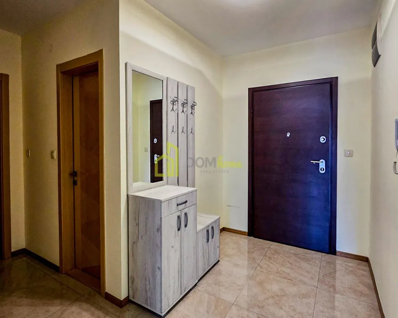 Izdavanje, trosoban stan, 95m², Momišići, Podgorica