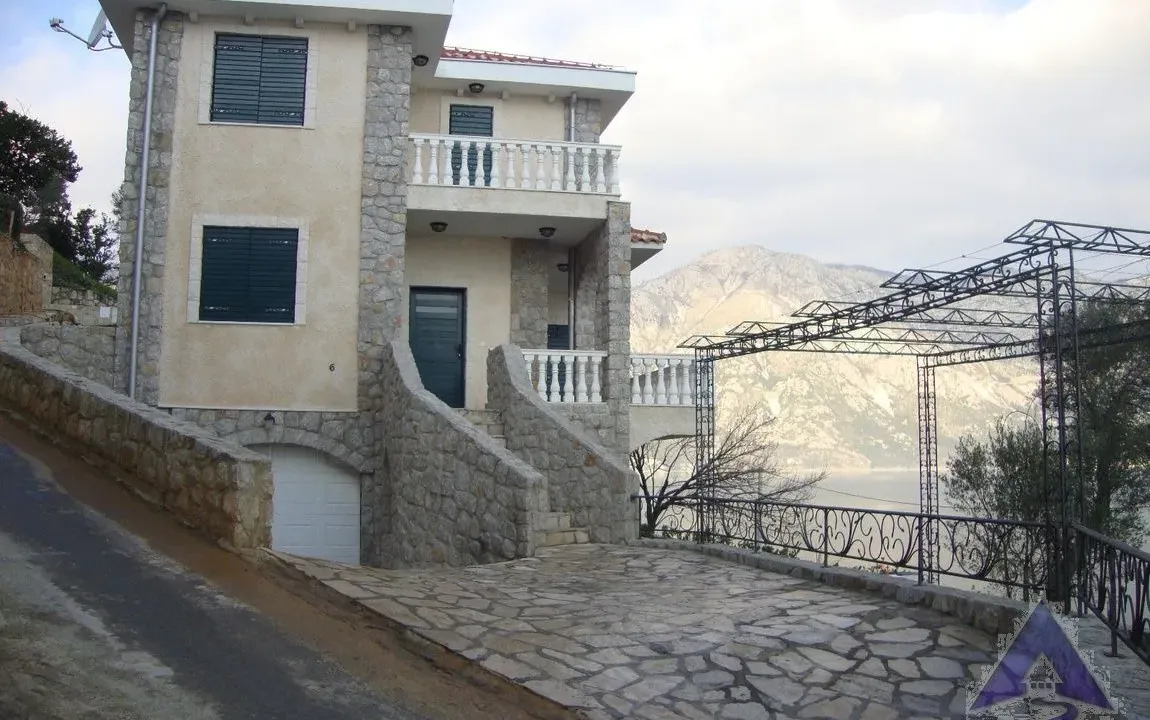 Prodaja, ugostiteljski objekat, 235m², Kostanjica, Kotor