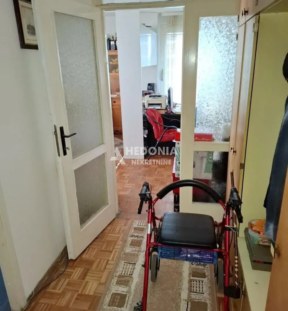 Sale, three bedroom apartment, 88m², Novi Beograd Blok 62, Novi Beograd Sve Podlokacije