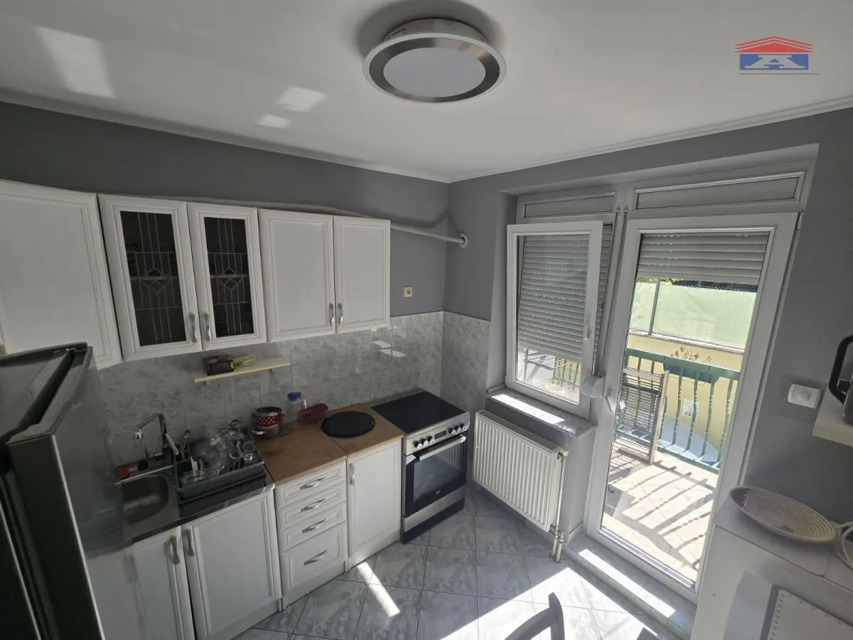 Prodaja, trosoban stan, 75m², Grbavica, Novi Sad Sve Podlokacije