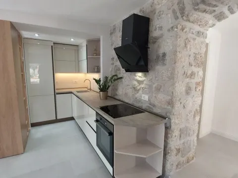 Prodaja, jednosoban stan, 57m², Perast, Kotor - image 19