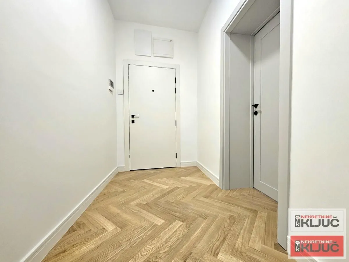 Prodaja, trosoban stan, 75m², Centar, Novi Sad