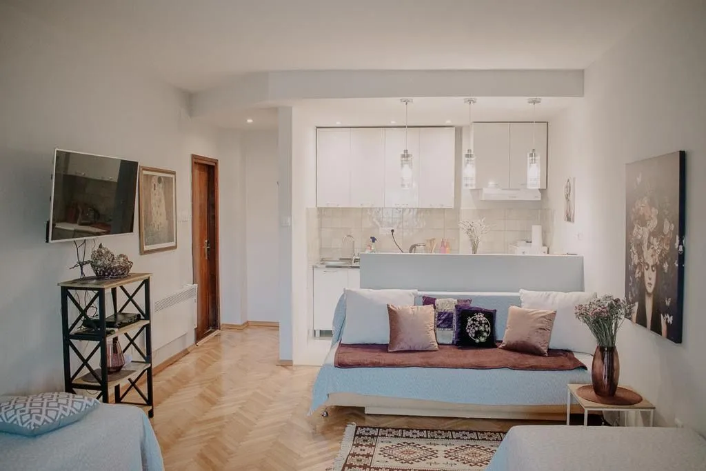 Rent, studio apartment, 42m², Dubovica, Budva