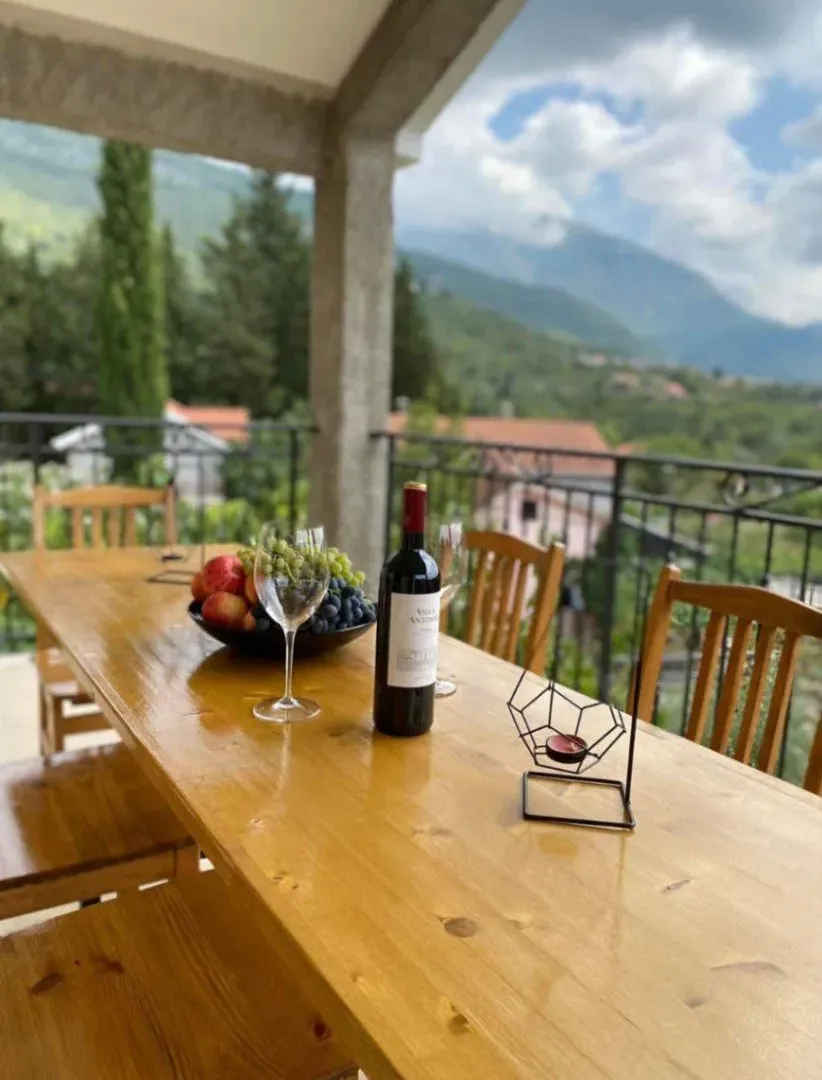 Rent, three bedroom apartment, 110m², Gradiošnica, Tivat