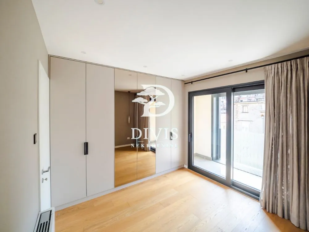 Sale, three bedroom apartment, 78m², Neimar, Vračar Sve Podlokacije