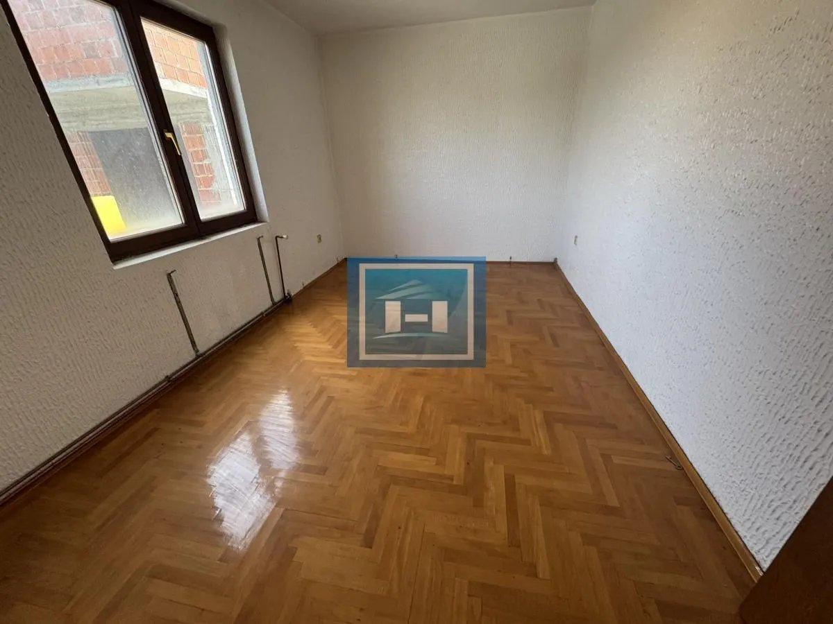 Sale, office space, 885m², Ćuprija, Srbija