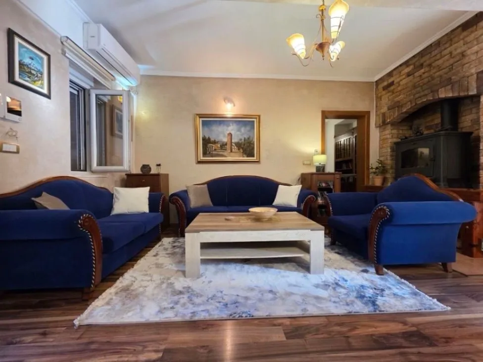 Izdavanje, dvosoban stan, 120m², Drac, Podgorica