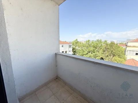 Izdavanje, poslovni prostor, 90m², Centar, Podgorica - image 15