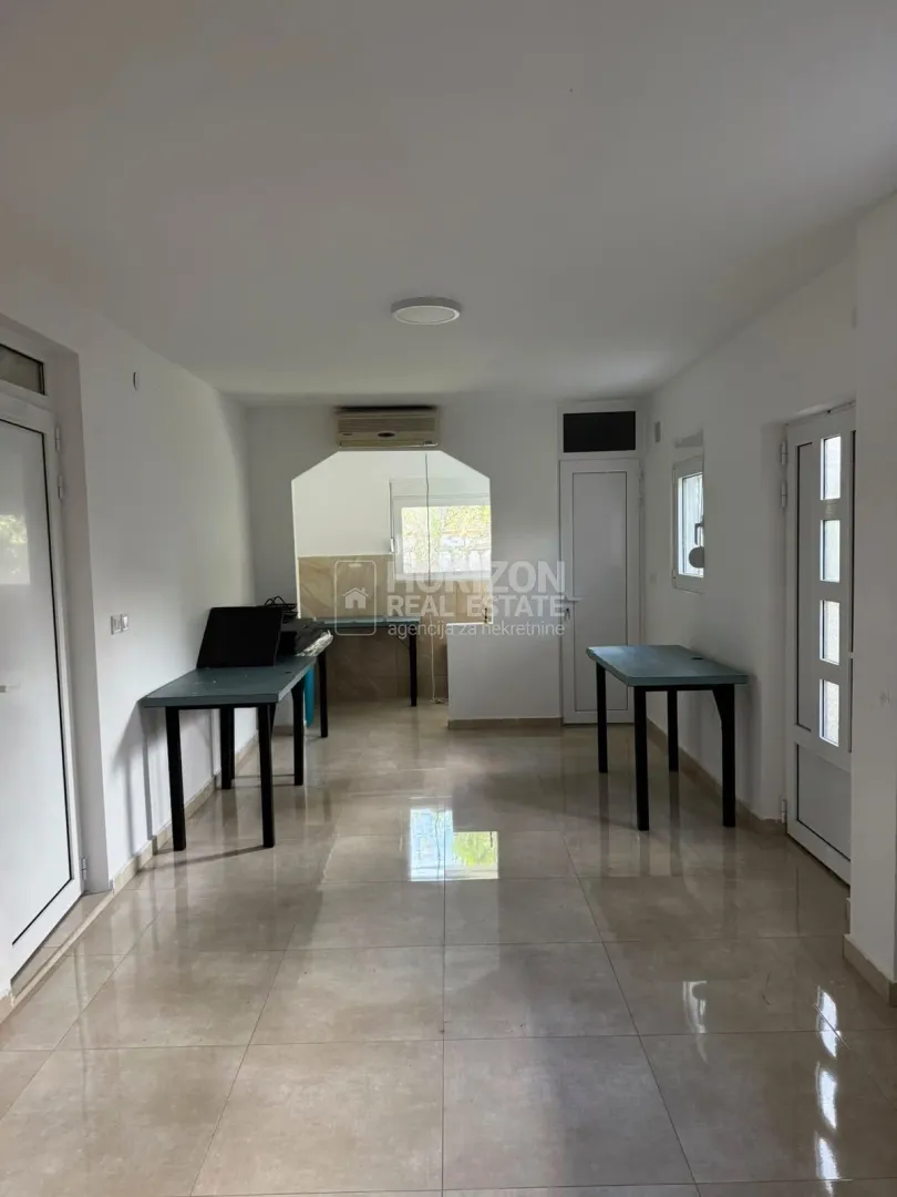 Rent, office space, 500m², Stari Aerodrom, Podgorica