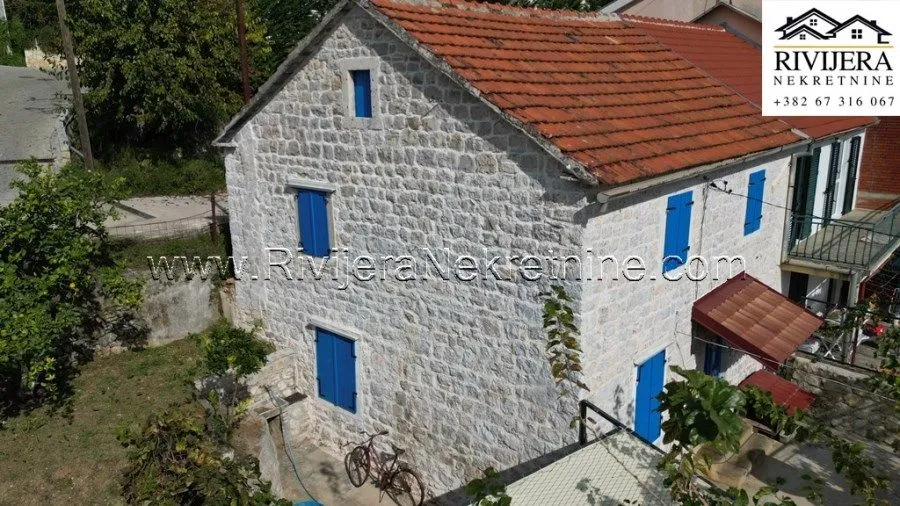 Prodaja, kuća, 106m², Đenovići, Herceg Novi