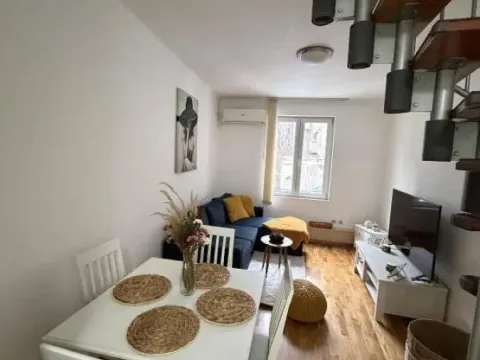 Sale, two bedroom apartment, 53m², Savski Venac, Beograd - image 2