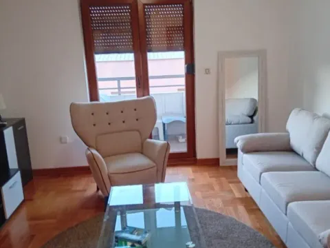Rent, three bedroom apartment, 80m², Stari Aerodrom, Podgorica - image 1