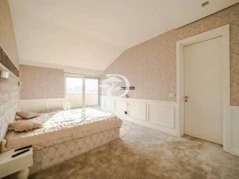 Sale, four bedroom apartment, 330m², Južni Bulevar, Vračar Sve Podlokacije - image 7
