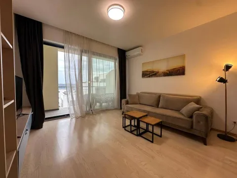 Rent, one bedroom apartment, 50m², Bečići, Budva - image 2