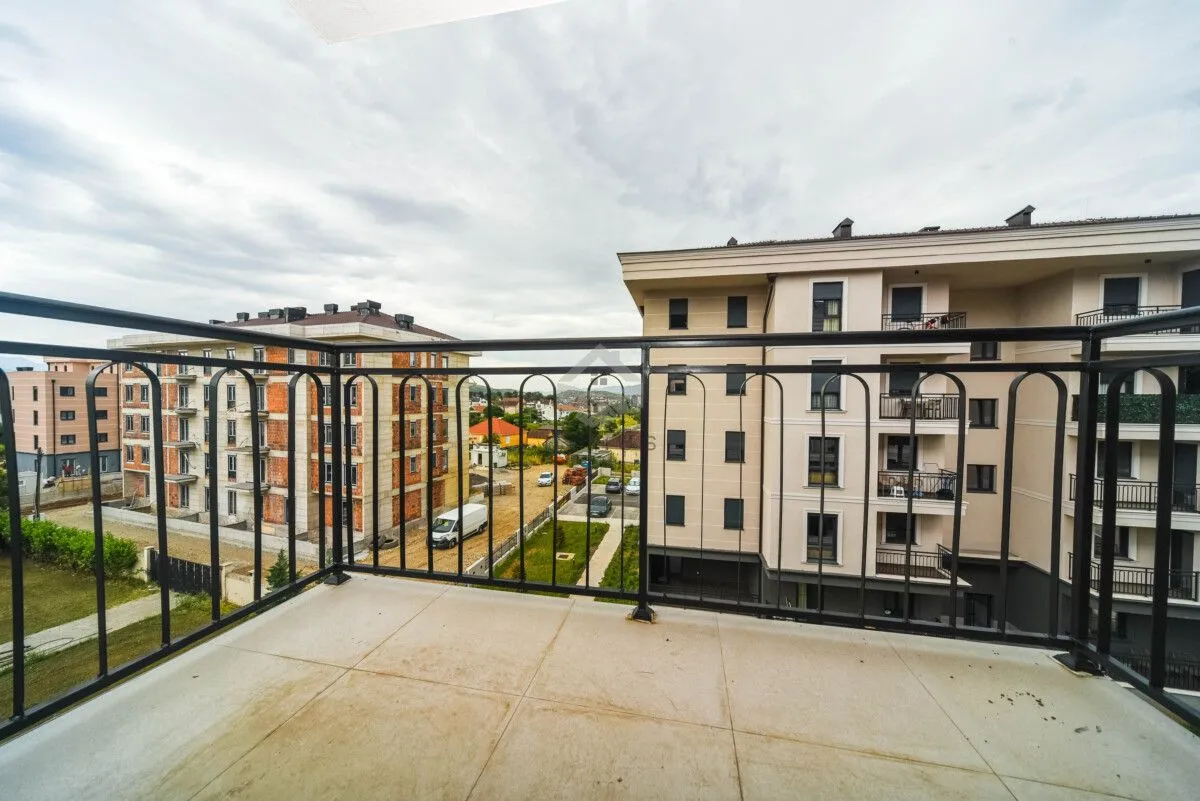 Izdavanje, dvosoban stan, 64m², Tološi, Podgorica