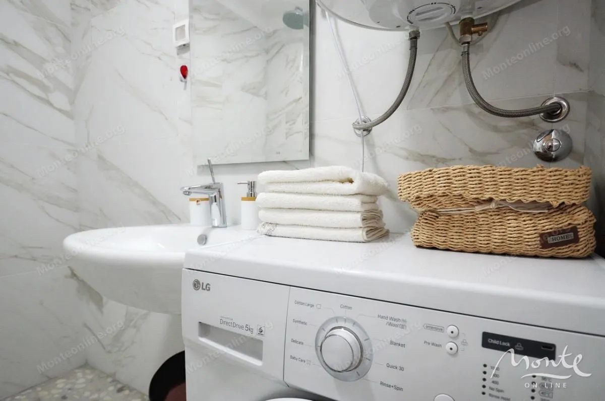 Prodaja, jednosoban stan, 52m², Dobrota, Kotor