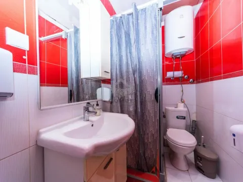 Izdavanje, jednosoban stan, 40m², Krivi Most, Podgorica - image 8