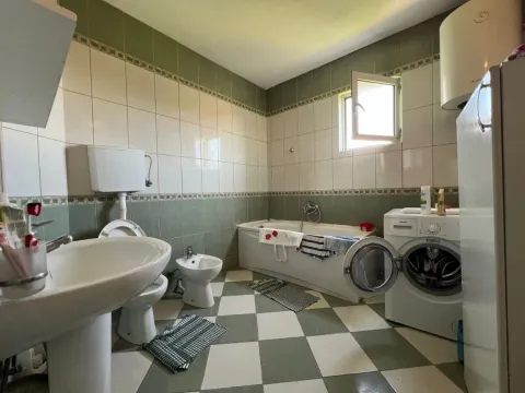 Prodaja, kuća, 375m², Donja Gorica, Podgorica - image 18