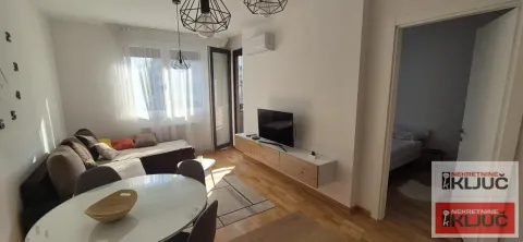 Izdavanje, dvosoban stan, 40m², Liman 4, Novi Sad Sve Podlokacije - image 2