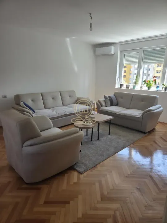 Prodaja, trosoban stan, 75m², Medijana, Niš