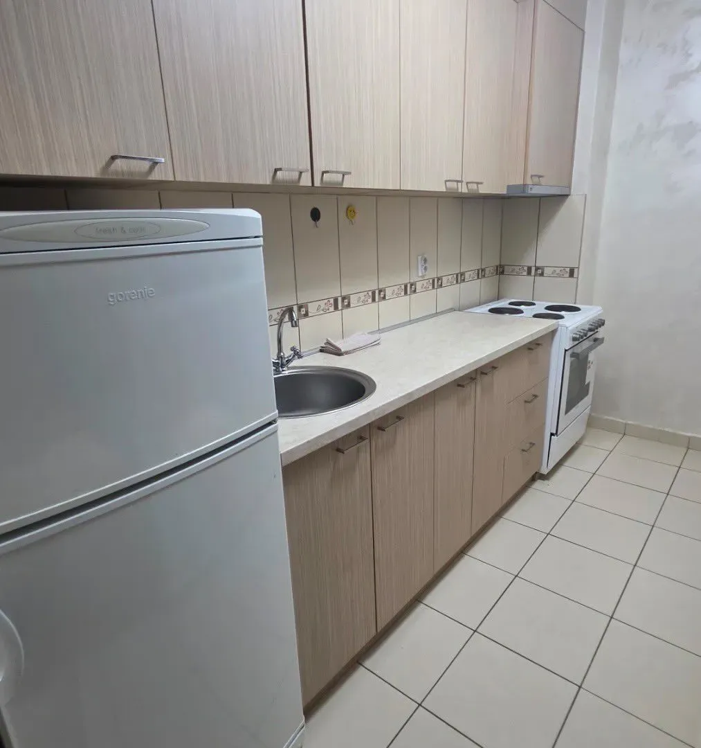 Izdavanje, jednosoban stan, 380m², Stari Aerodrom, Podgorica