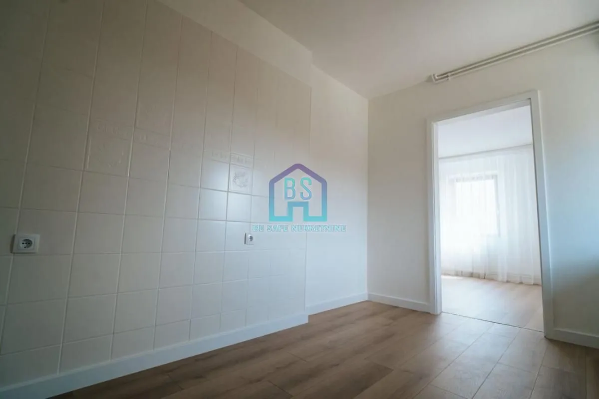 Prodaja, trosoban stan, 74m², Petrovaradin, Novi Sad