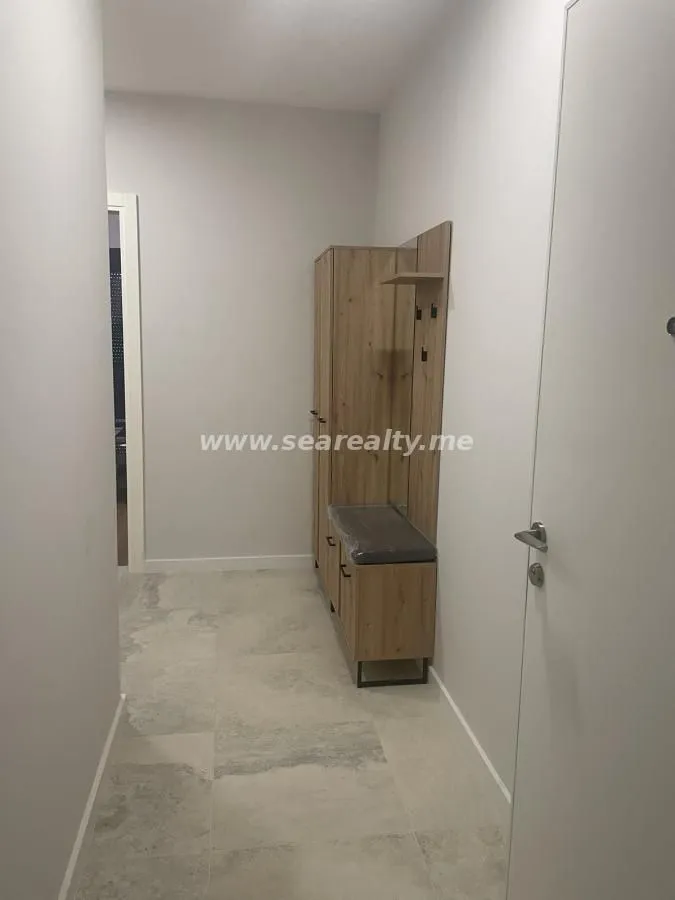 Izdavanje, dvosoban stan, 67m², Radanovići, Kotor