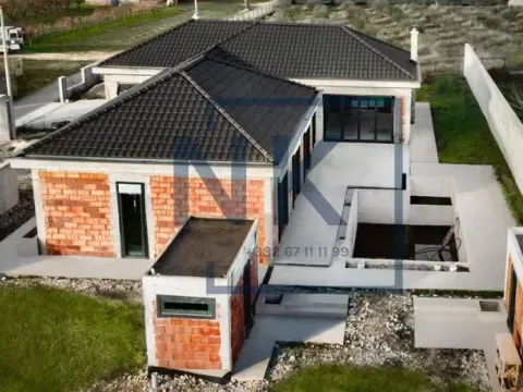 Sale, house, 259m², Kokoti, Podgorica - image 10